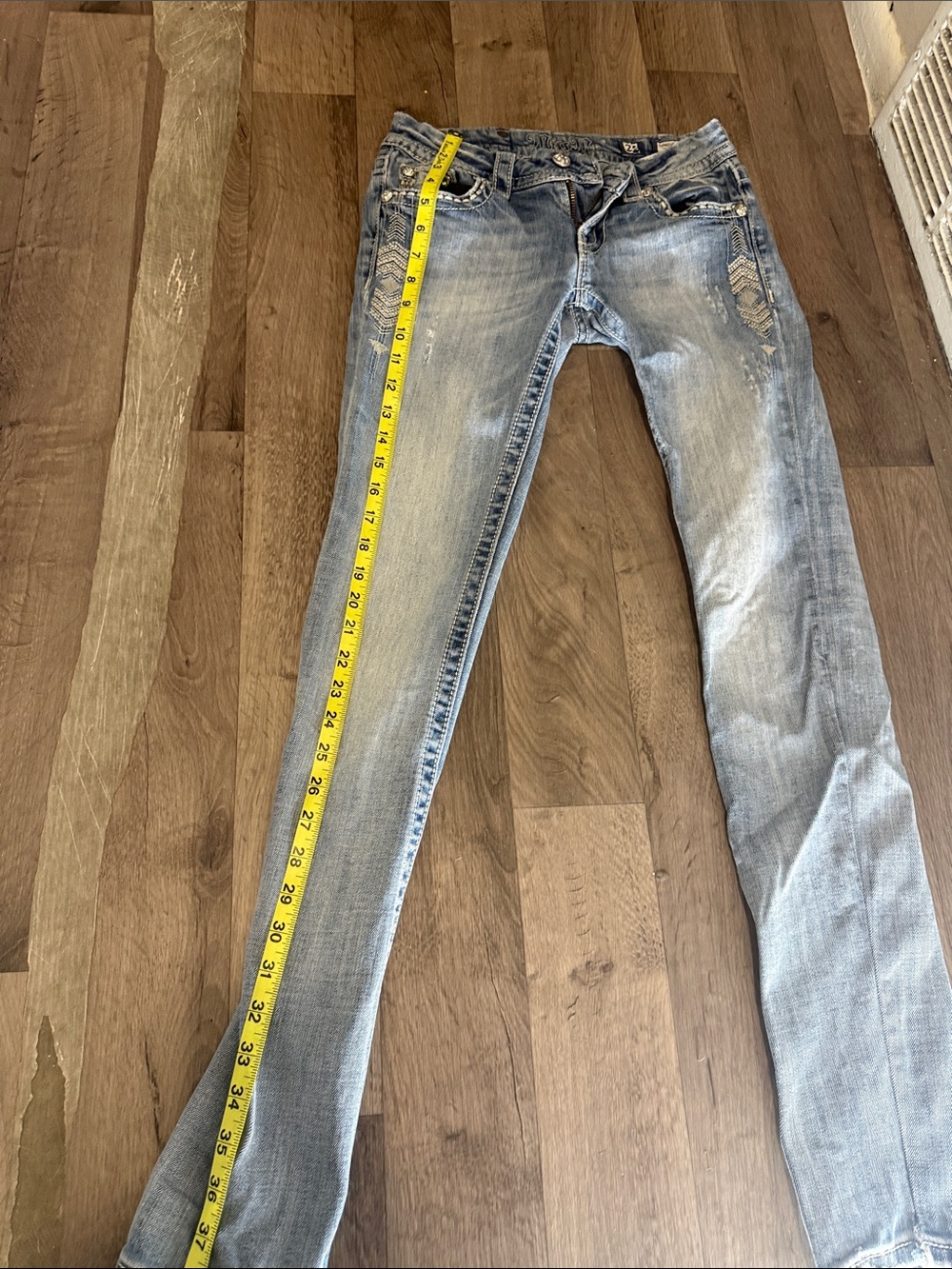 L.A. idol Light Blue Distressed Women’s Jeans